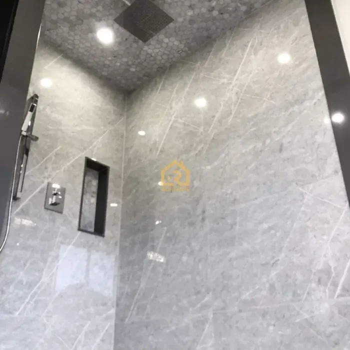 bathroom modern shower 700x700